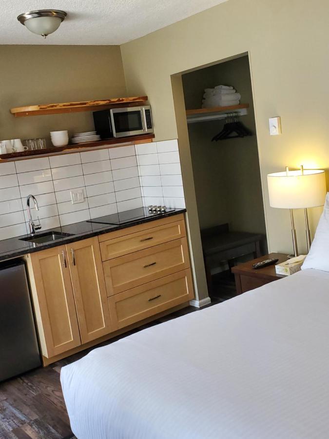 נלסון Alpine Inn & Suites מראה חיצוני תמונה
