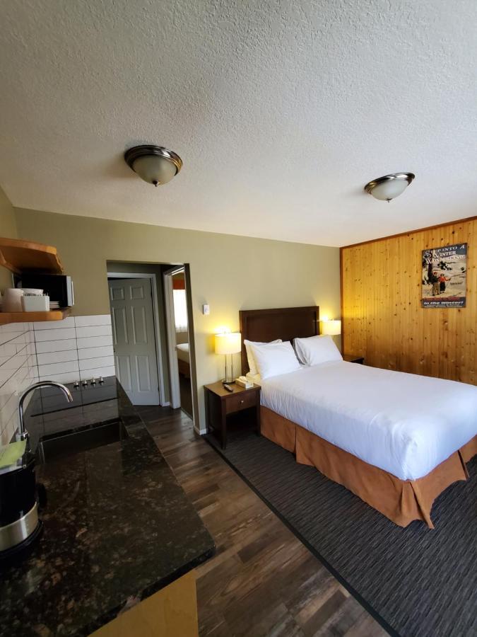 נלסון Alpine Inn & Suites מראה חיצוני תמונה
