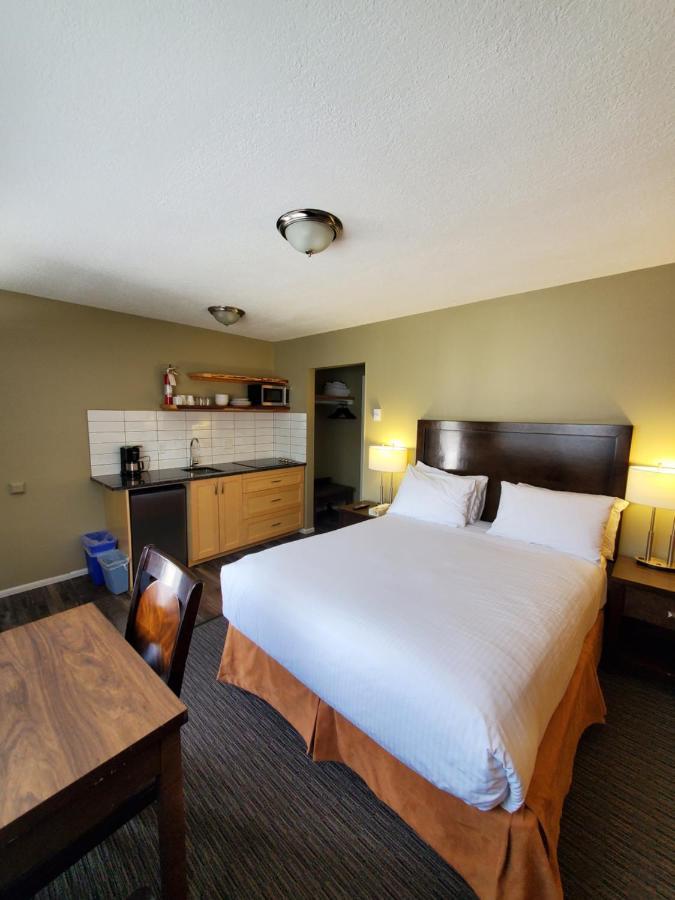 נלסון Alpine Inn & Suites מראה חיצוני תמונה