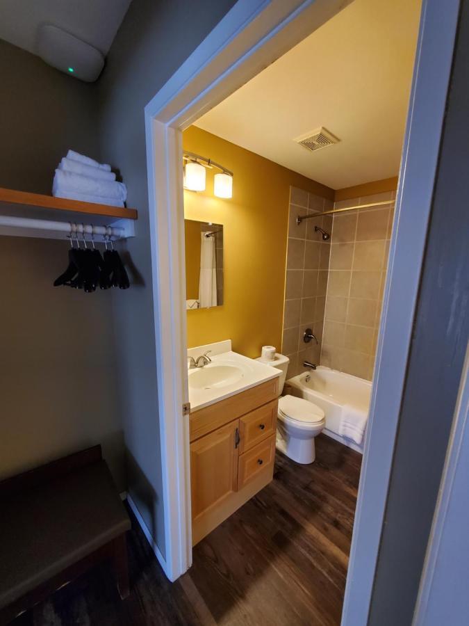 נלסון Alpine Inn & Suites מראה חיצוני תמונה