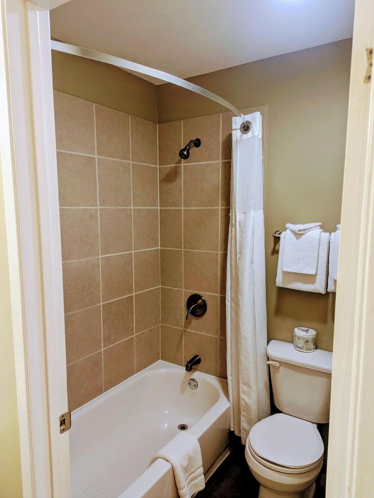 נלסון Alpine Inn & Suites מראה חיצוני תמונה
