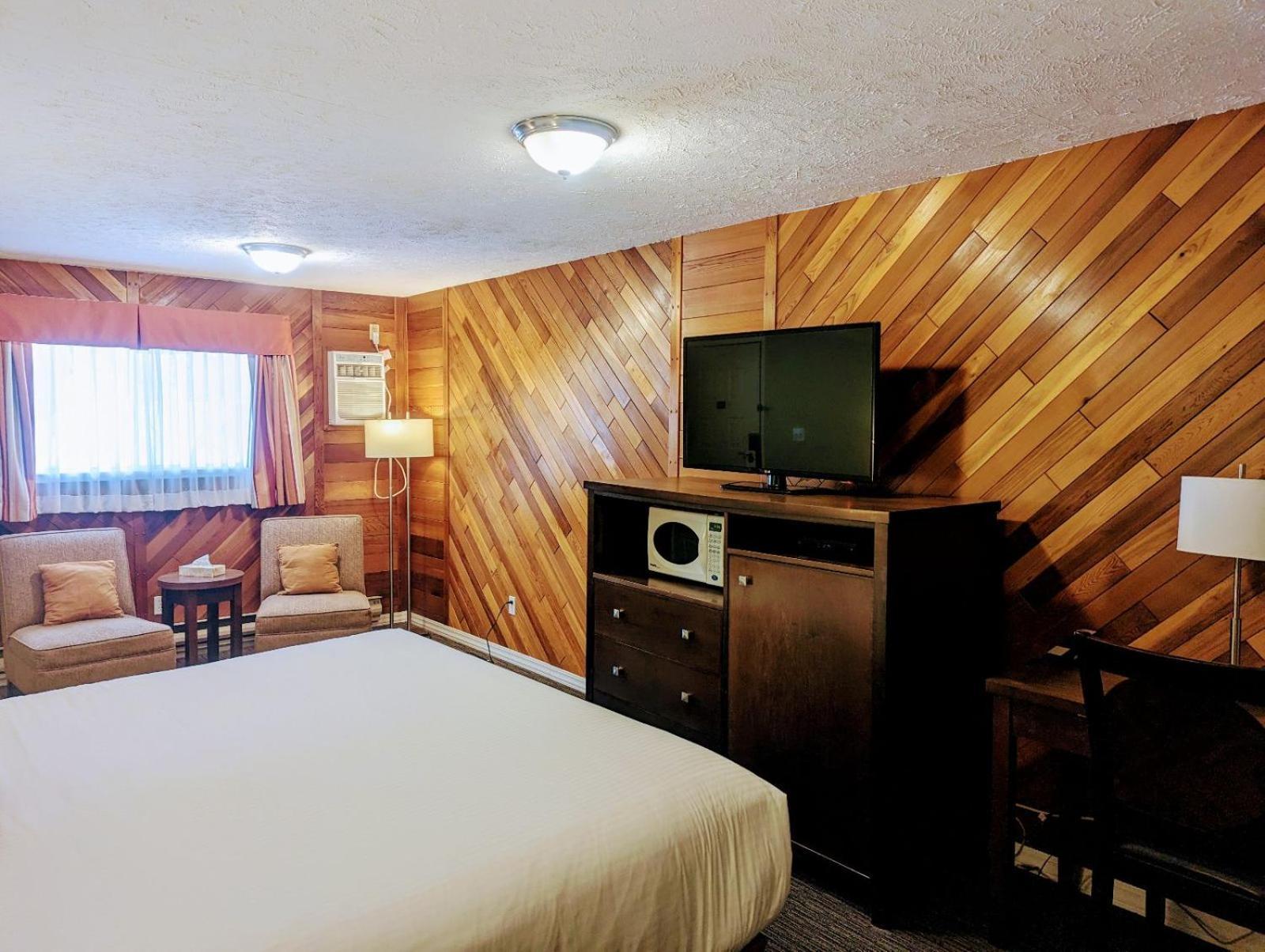 נלסון Alpine Inn & Suites מראה חיצוני תמונה