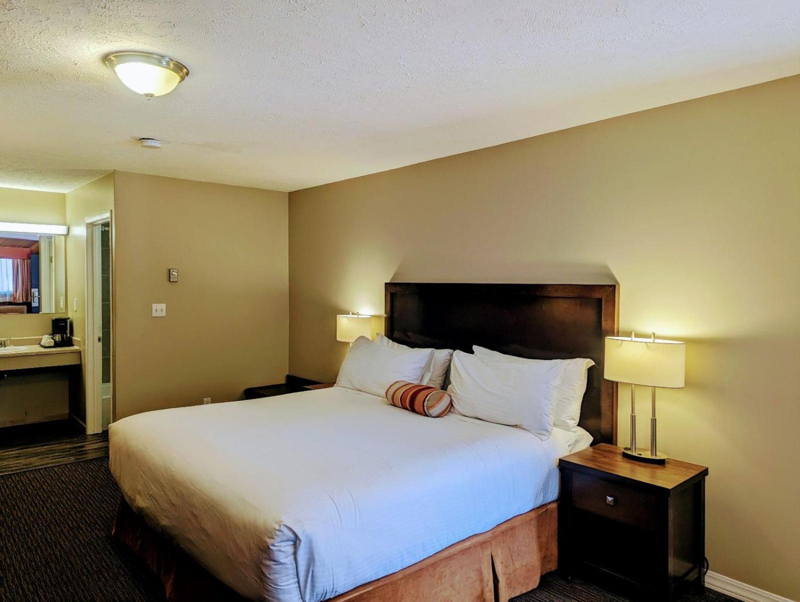 נלסון Alpine Inn & Suites מראה חיצוני תמונה