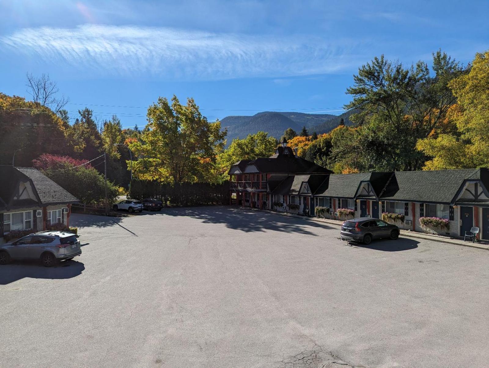 נלסון Alpine Inn & Suites מראה חיצוני תמונה