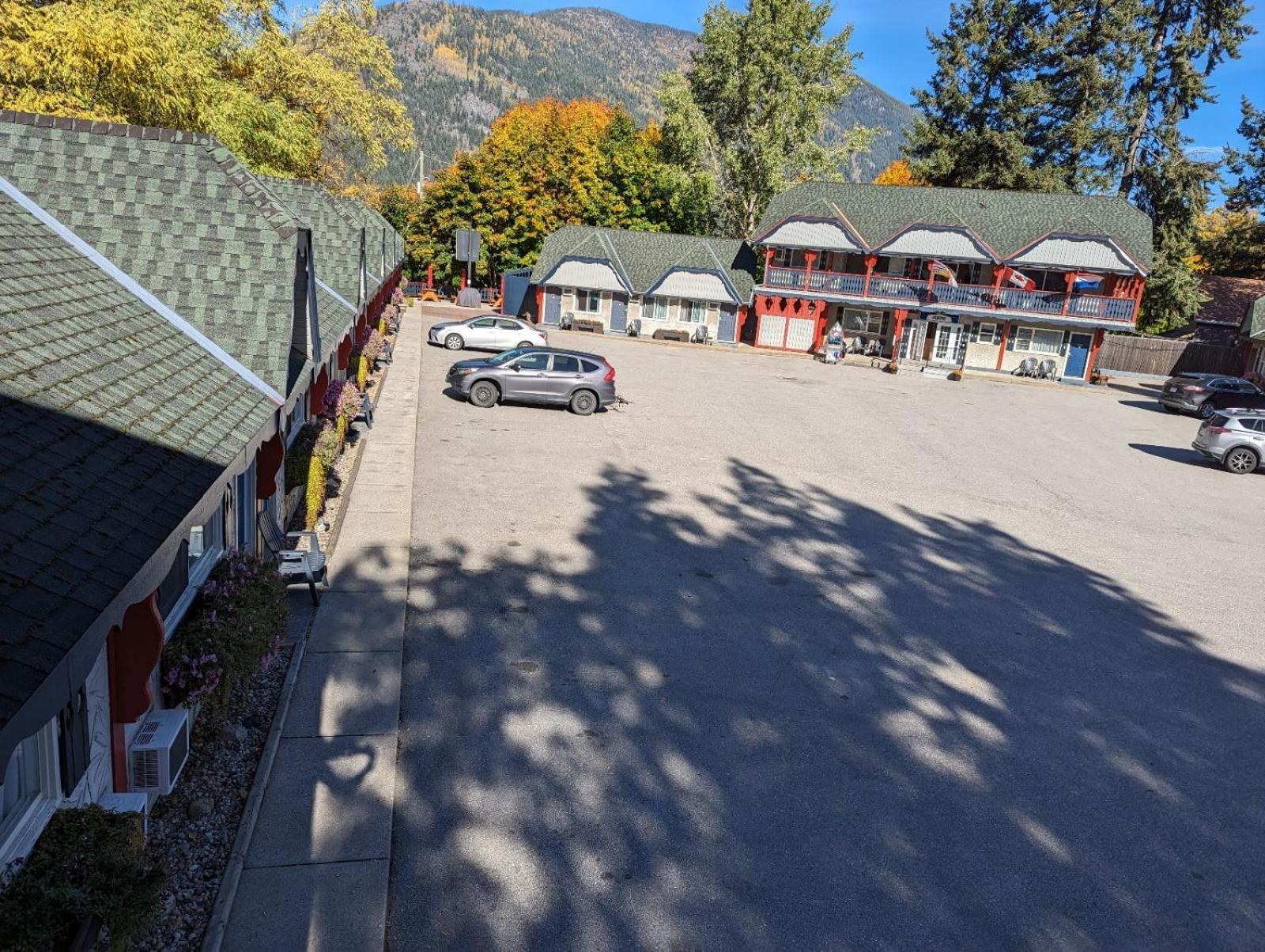 נלסון Alpine Inn & Suites מראה חיצוני תמונה