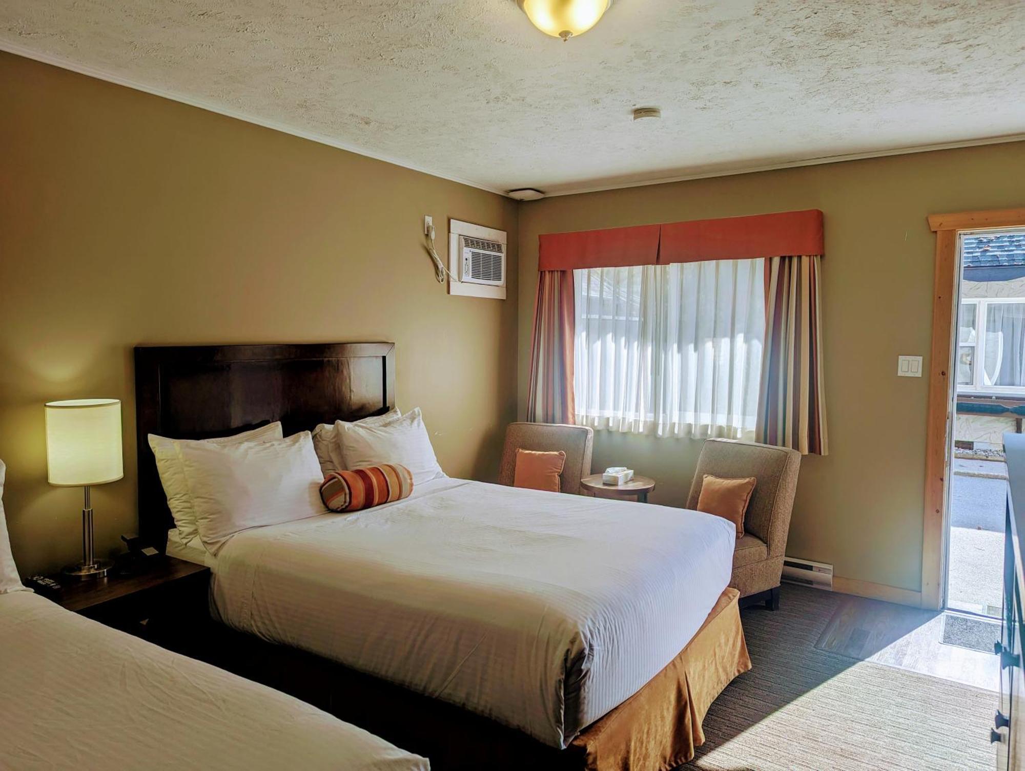 נלסון Alpine Inn & Suites מראה חיצוני תמונה