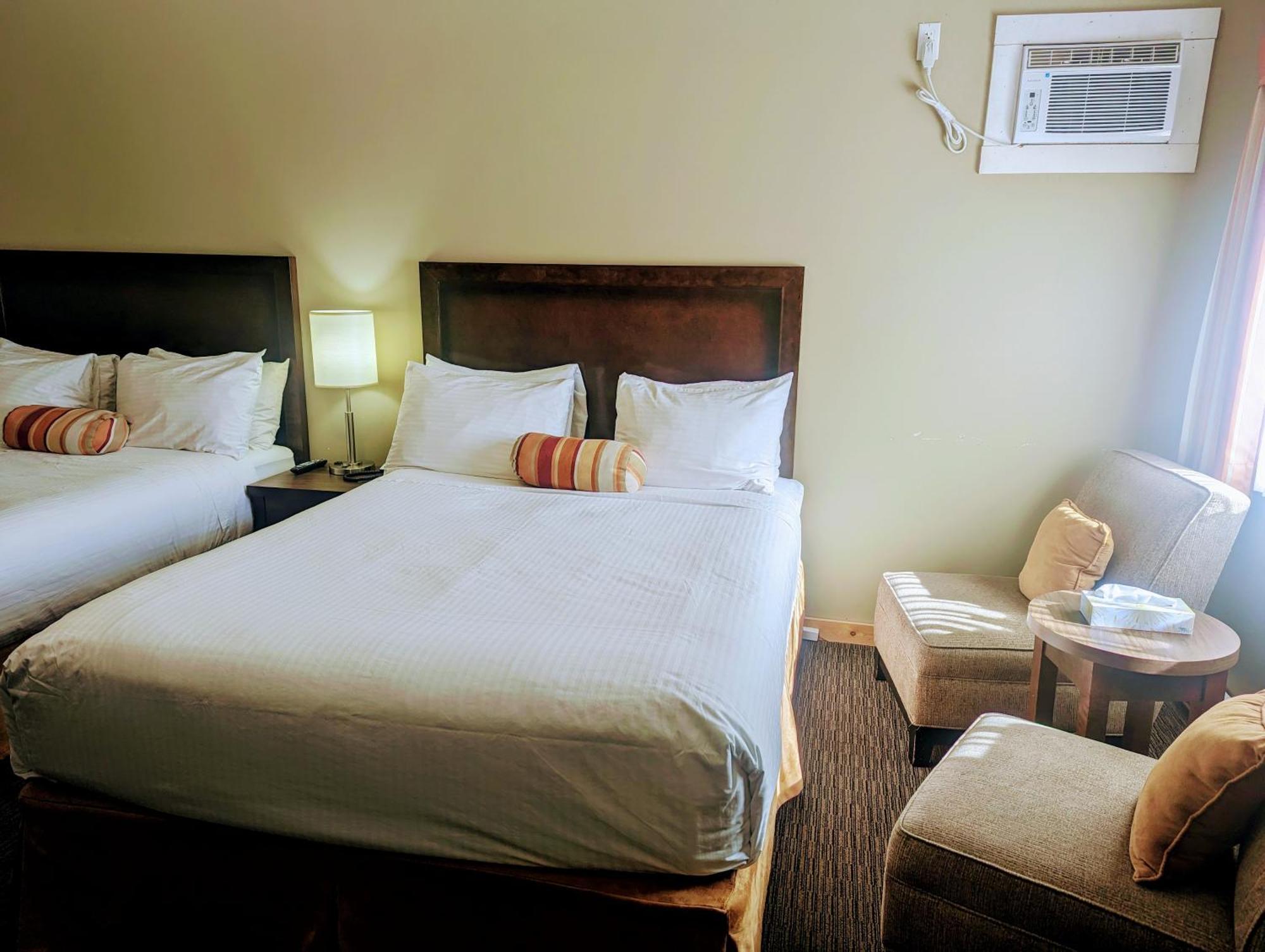 נלסון Alpine Inn & Suites מראה חיצוני תמונה