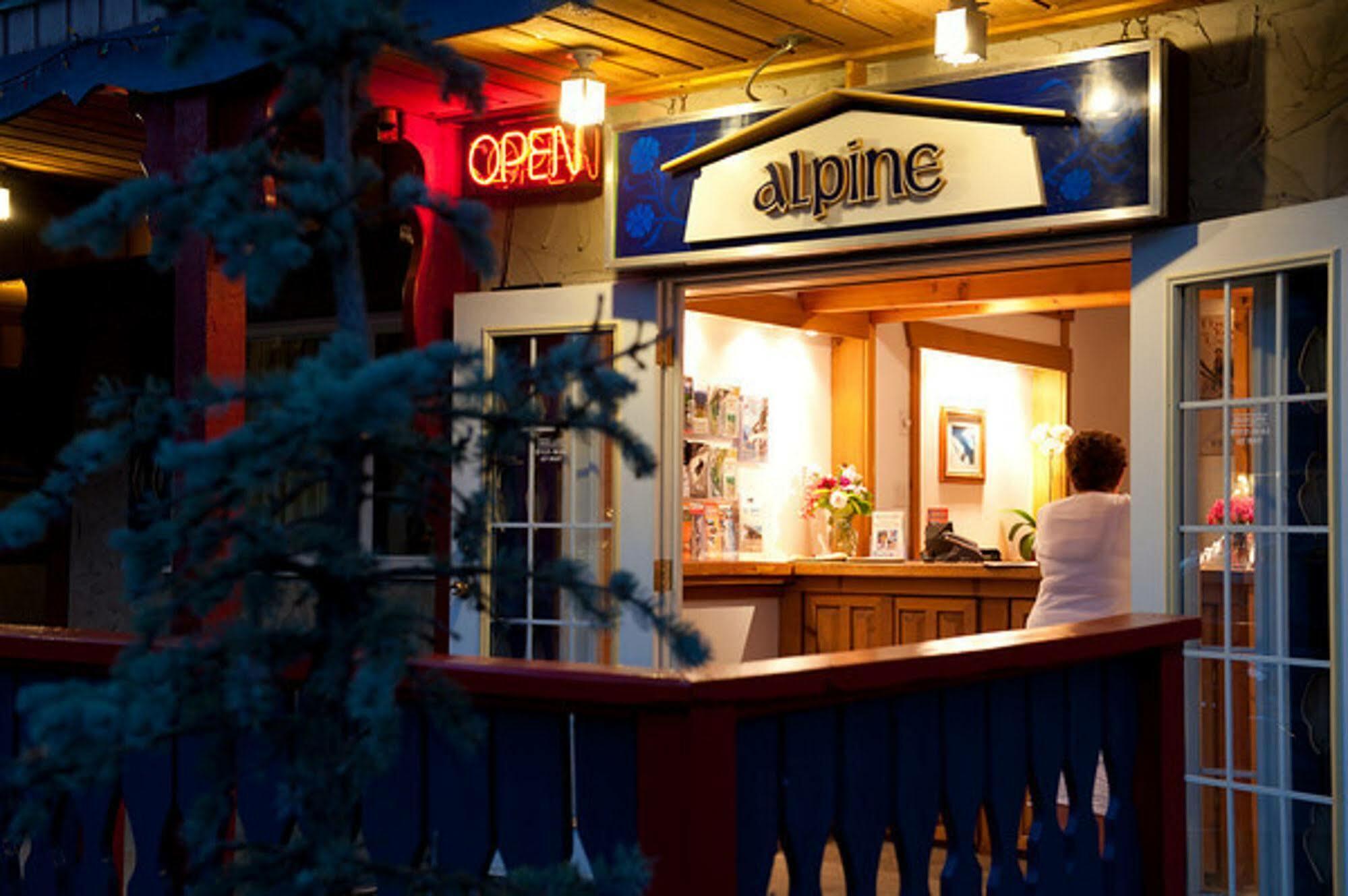 נלסון Alpine Inn & Suites מראה חיצוני תמונה