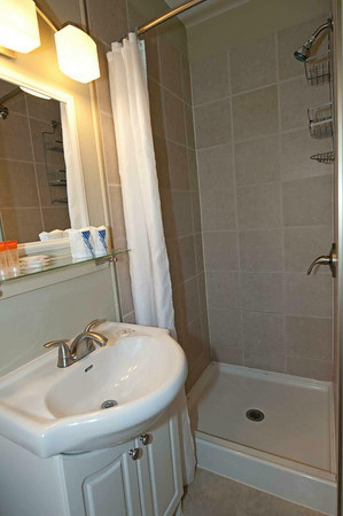 נלסון Alpine Inn & Suites מראה חיצוני תמונה