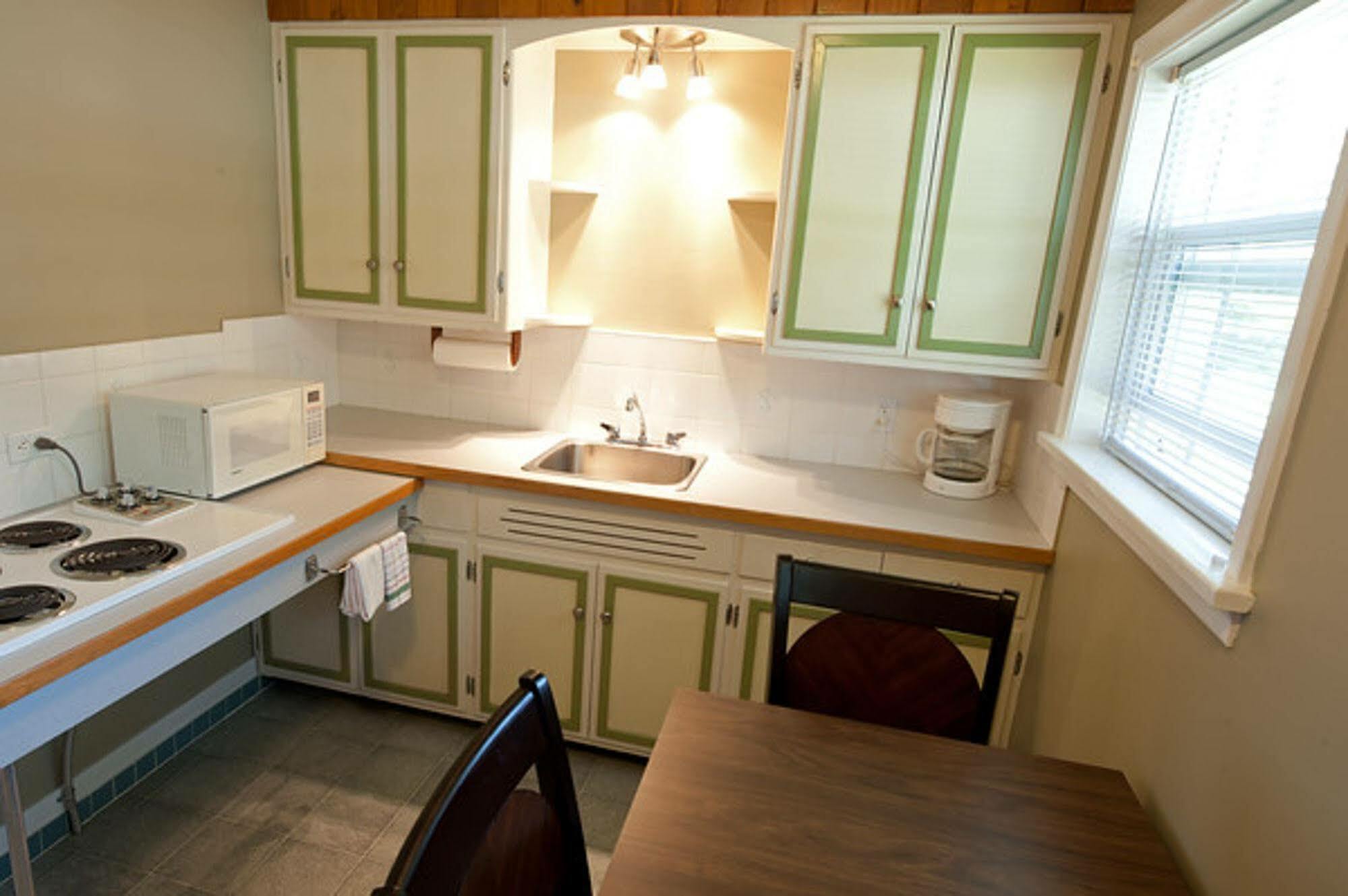 נלסון Alpine Inn & Suites מראה חיצוני תמונה