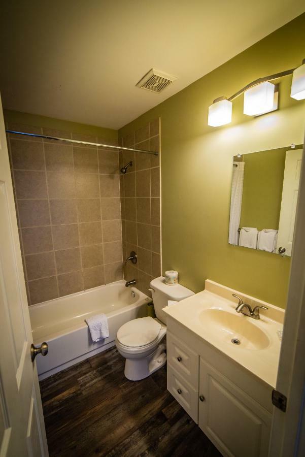 נלסון Alpine Inn & Suites מראה חיצוני תמונה