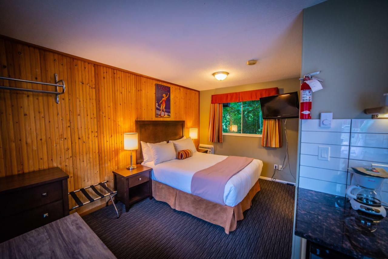 נלסון Alpine Inn & Suites מראה חיצוני תמונה