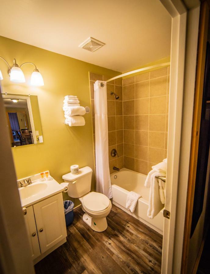 נלסון Alpine Inn & Suites מראה חיצוני תמונה
