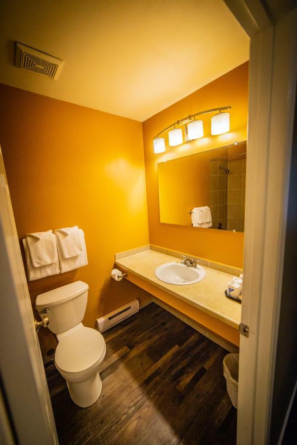 נלסון Alpine Inn & Suites מראה חיצוני תמונה