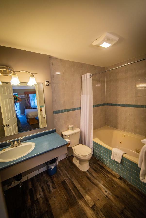נלסון Alpine Inn & Suites מראה חיצוני תמונה