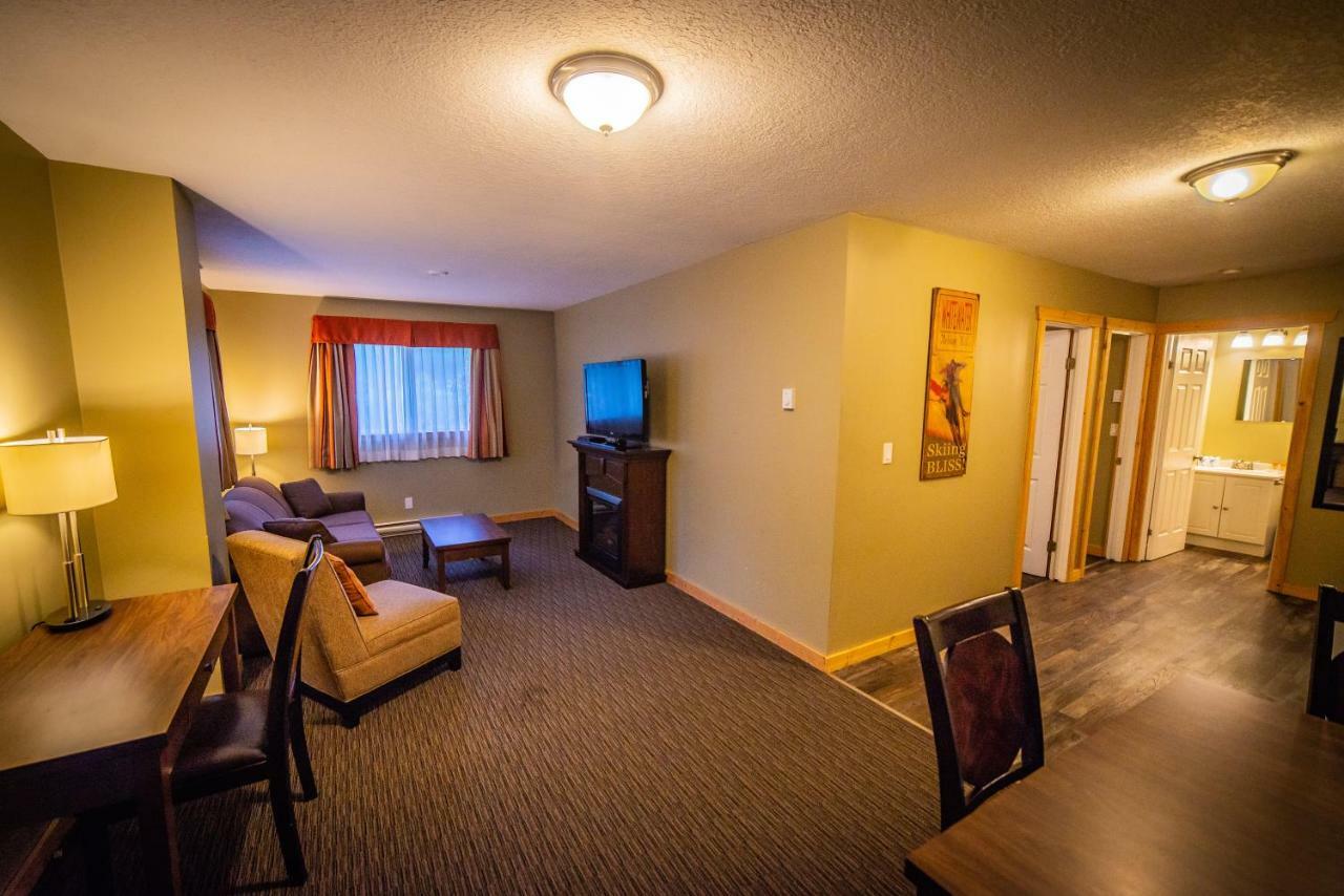 נלסון Alpine Inn & Suites מראה חיצוני תמונה