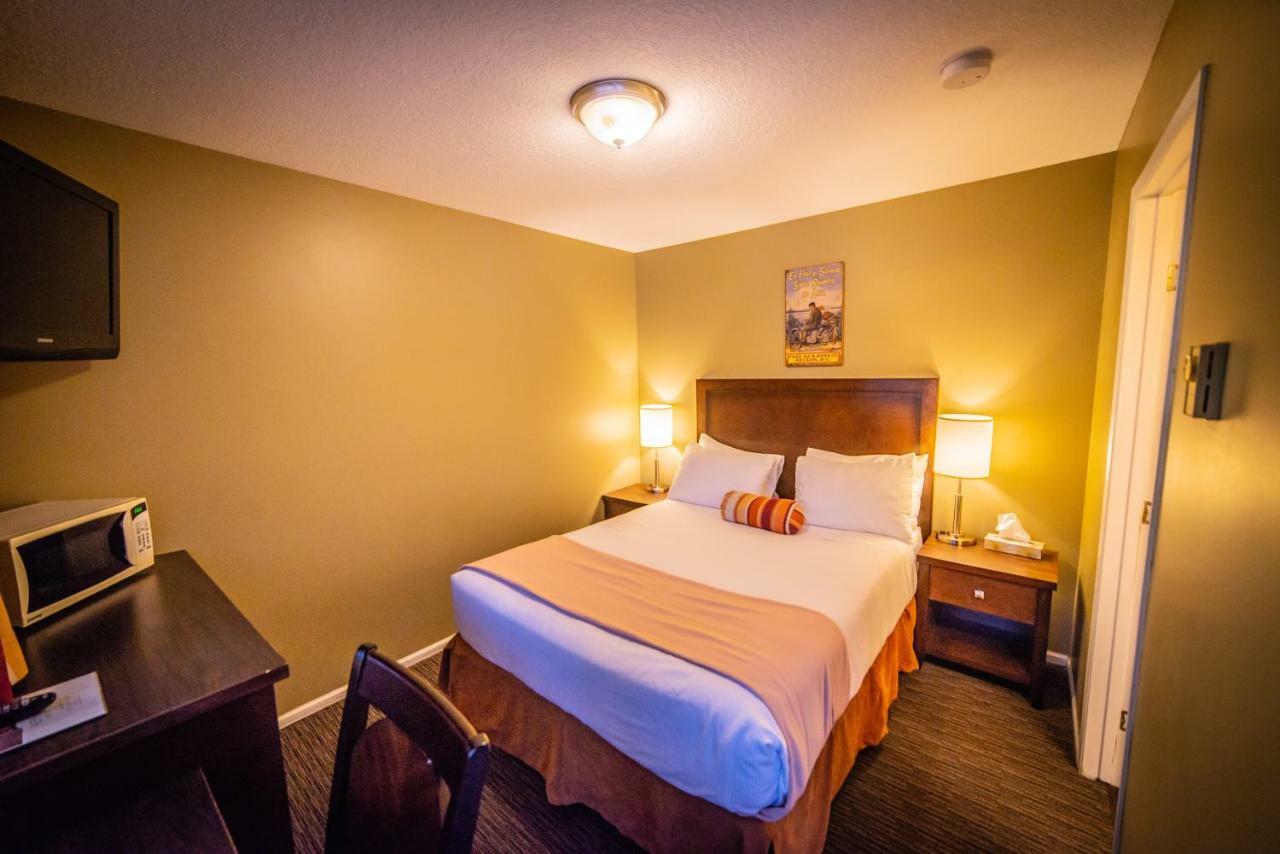 נלסון Alpine Inn & Suites מראה חיצוני תמונה
